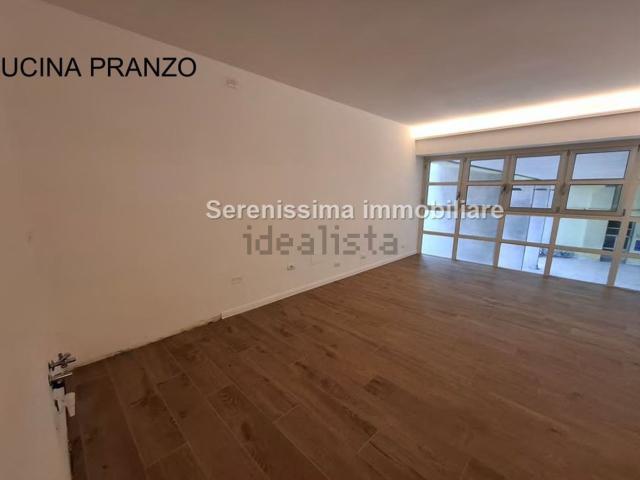Appartamento in vendita di 98 m² in Via Romolo Gessi