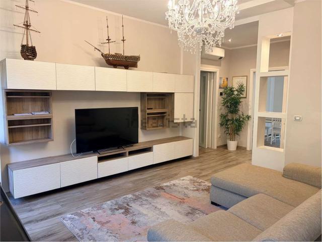 Appartamento in vendita di 98 m² in Via Ruggero Manna, 19