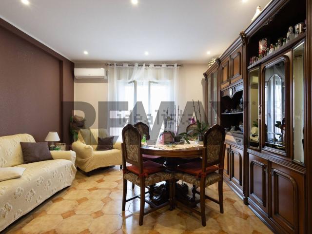 Appartamento in vendita di 98 m² in Via San Giuseppe, 82
