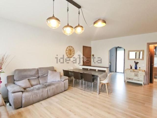 Appartamento in vendita di 98 m² in Via Sacro Monte, 2