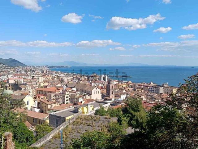 Appartamento in vendita di 98 m² in Via Salvatore de Renzi