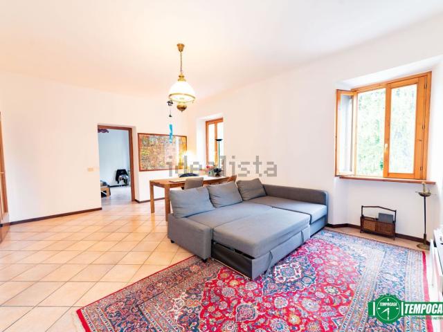 Appartamento in vendita di 98 m² in Via Sempione, 73
