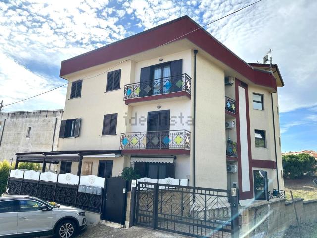 Appartamento in vendita di 98 m² in Viale Crotone, 107
