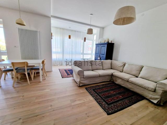 Appartamento in vendita di 98 m² in Viale Piemonte, 365