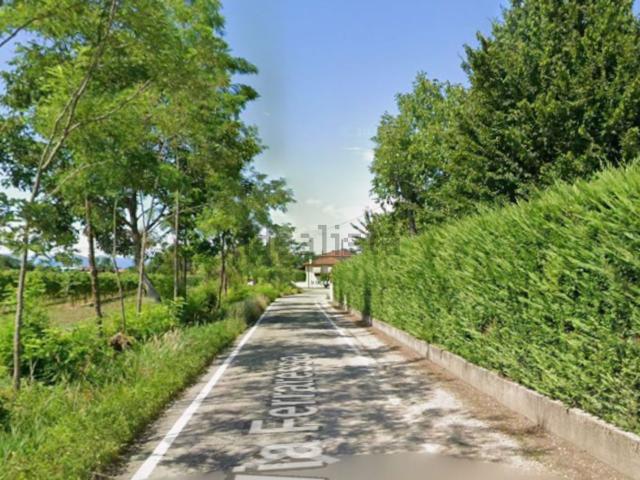 Appartamento in vendita di 9980 m² in Via degli Alpini