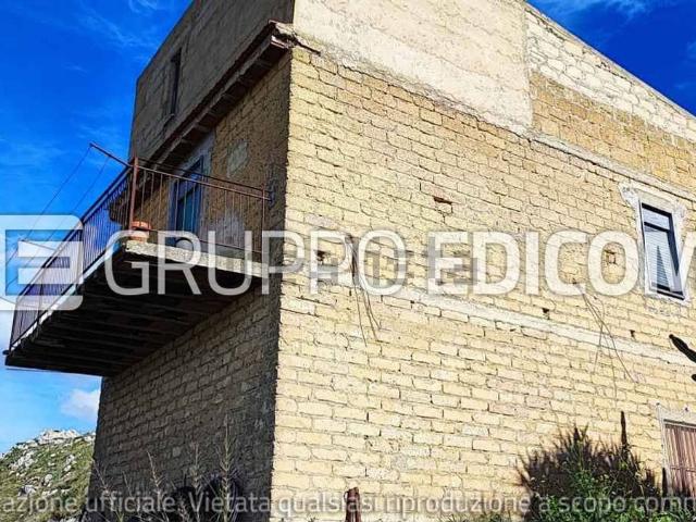 Appartamento in vendita di 99999 m² in Via Vittorio Emanuele