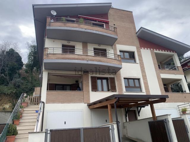 Appartamento in vendita di 99 m² in Contrada Collemarino