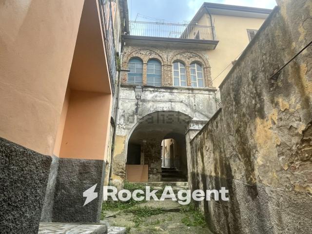 Appartamento in vendita di 99 m² in Vicolo Caruso, 17