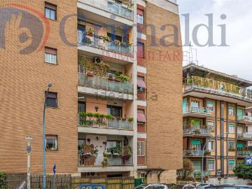 Appartamento in vendita di 99 m² in Via Teodosio Macrobio, 13