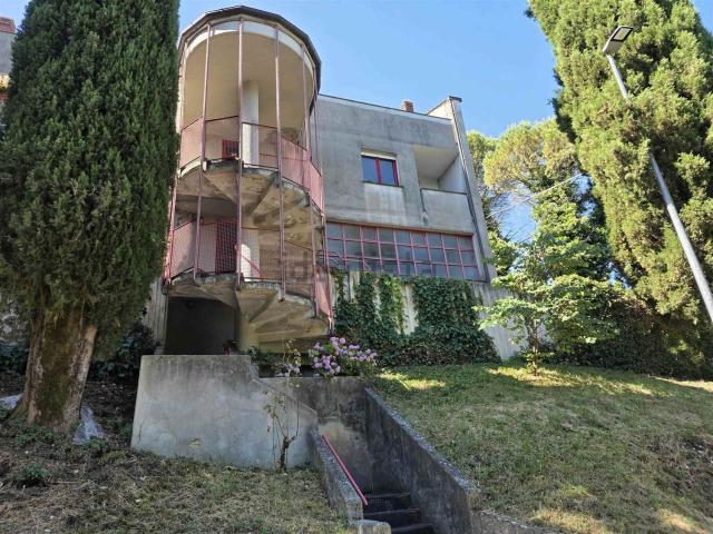 Appartamento in vendita di 99 m² in Via Tito Rocchi, 8