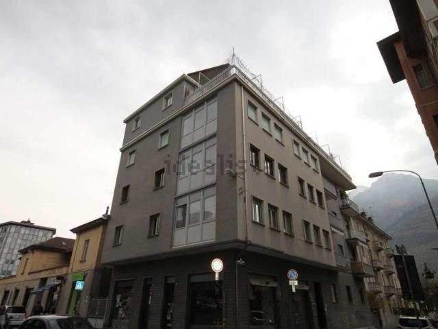 Appartamento in vendita di 99 m² in Via B. Festaz, 13