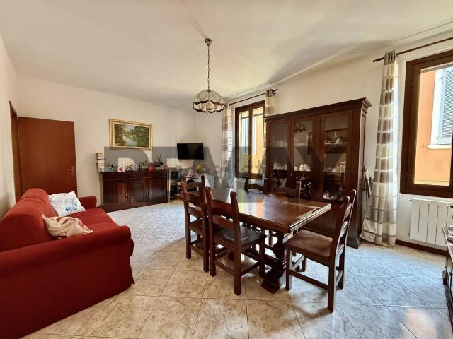 Appartamento in vendita di 99 m² in Via Carlo Tedaldi Fores, 1