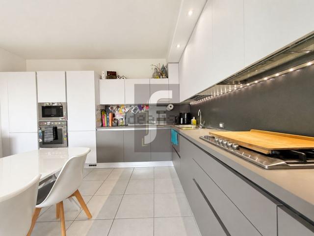 Appartamento in vendita di 99 m² in Via Chiesa, 5