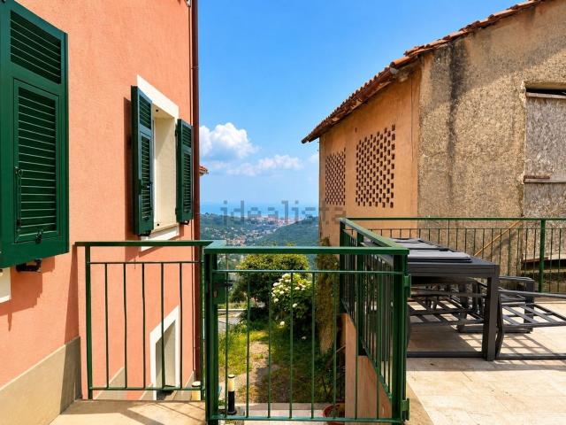 Appartamento in vendita di 99 m² in Via dei Caduti, 1