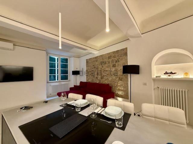 Appartamento in vendita di 99 m² in Via dei Montanini, 53100