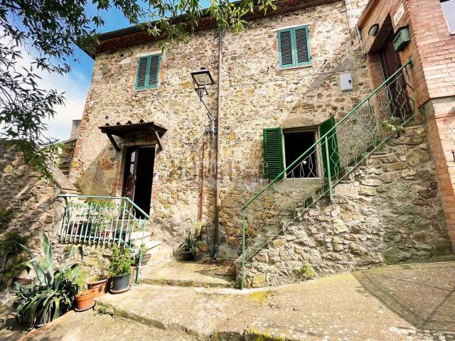 Appartamento in vendita di 99 m² in Via delle Scuole, 6