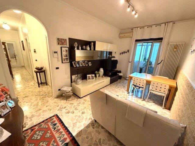 Appartamento in vendita di 99 m² in Via Emilia Romagna