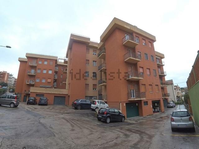 Appartamento in vendita di 99 m² in Via Esino, 151
