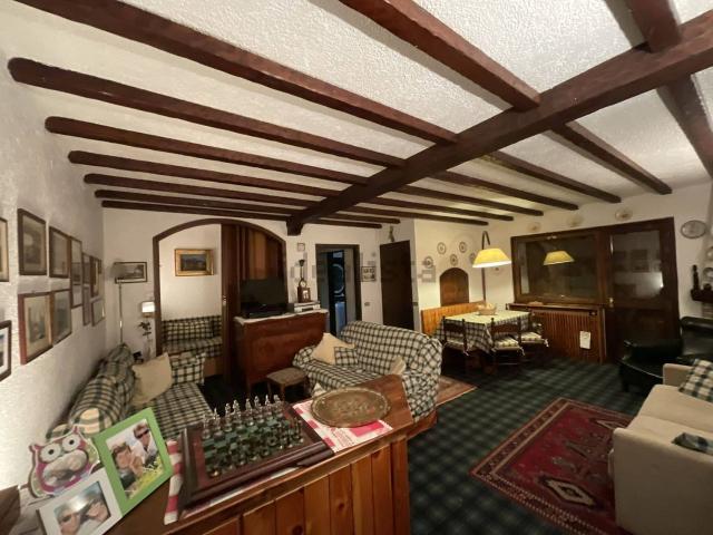 Appartamento in vendita di 99 m² in Via Fodestal di Montecampione, 2