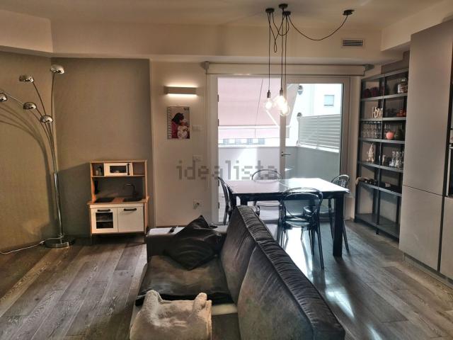 Appartamento in vendita di 99 m² in Via Fratelli Rosselli