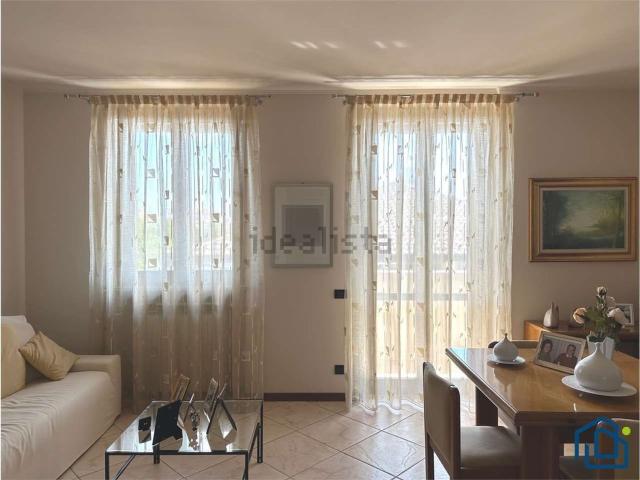 Appartamento in vendita di 99 m² in Via Giovanni Pascoli, 2