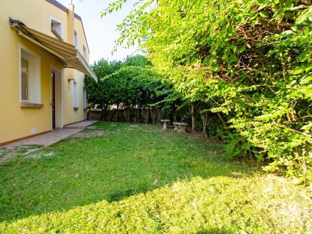 Appartamento in vendita di 99 m² in Via Giacomo Leopardi