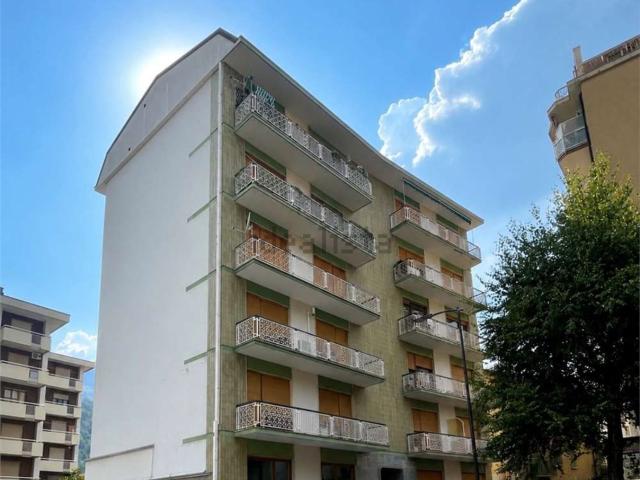 Appartamento in vendita di 99 m² in Via Gibellino, 68