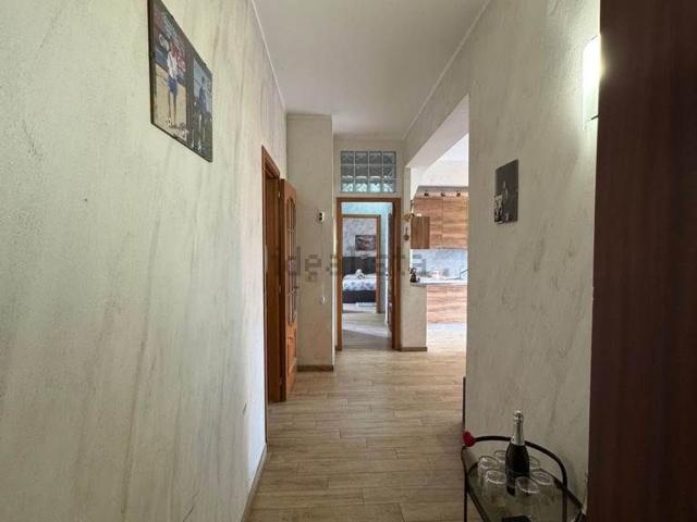 Appartamento in vendita di 99 m² in Via Giuseppe Poulet, 46