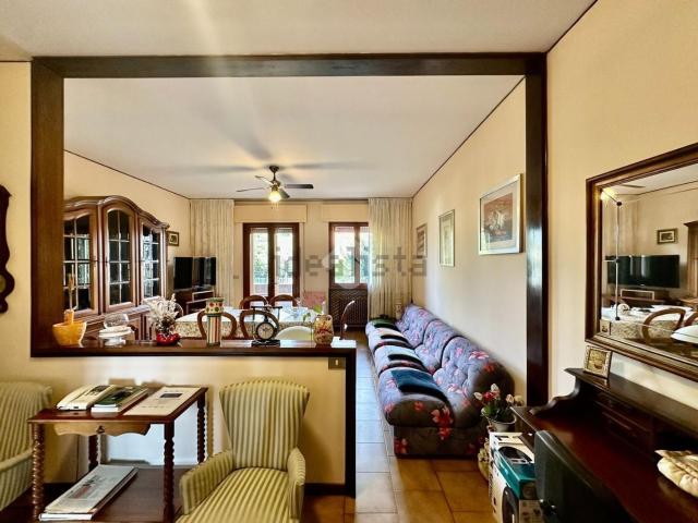 Appartamento in vendita di 99 m² in Via M. Croce, 2