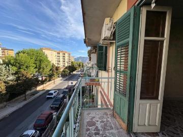 Appartamento in vendita di 99 m² in Via Roccazzo, 76