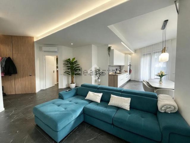Appartamento in vendita di 99 m² in Viale Brianza, 10