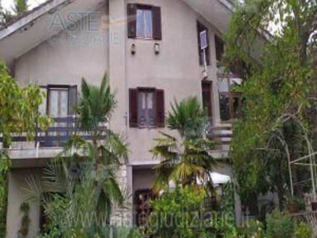 Appartamento in vendita di 1000 m² in Via Costa della Gaveta