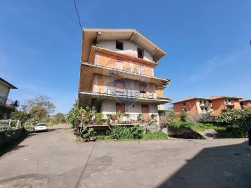 Appartamento in vendita di 1000 m² in Via Esperia, 41