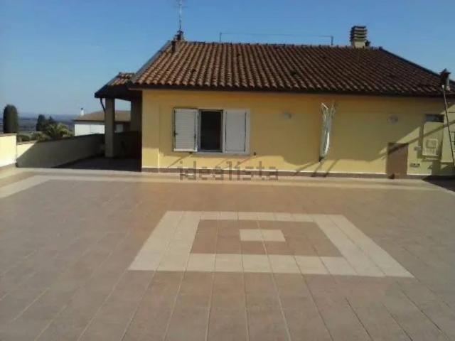 Appartamento in vendita di 1000 m² in Via La Colombaia