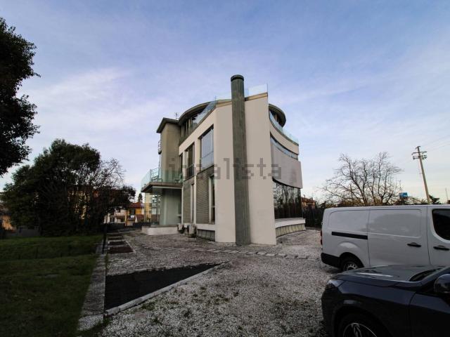 Appartamento in vendita di 1000 m² in Viale Guglielmo Marconi, 16