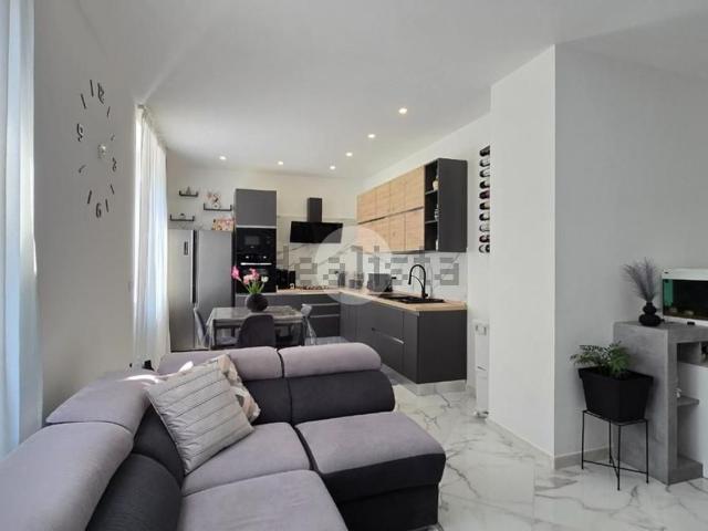 Appartamento in vendita di 100 m² in Piazza Montelungo, 3