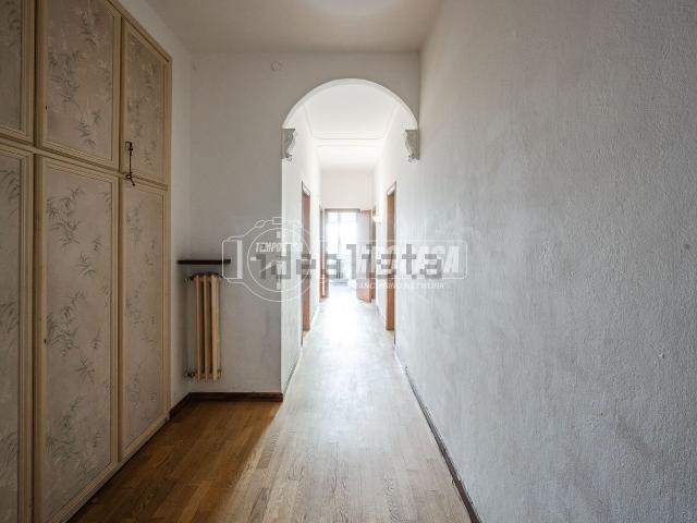 Appartamento in vendita di 100 m² in Via Pietro Giardini