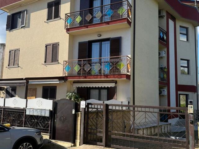 Appartamento in vendita di 100 m² in Traversa VIII Viale Crotone
