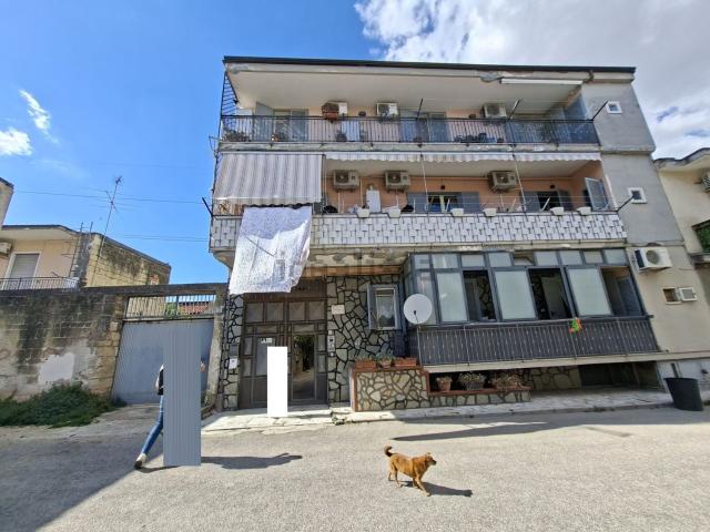 Appartamento in vendita di 100 m² in Traversa II F. d&apos Ambrosio, 10