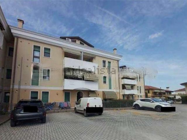 Appartamento in vendita di 100 m² in Via C. Battisti