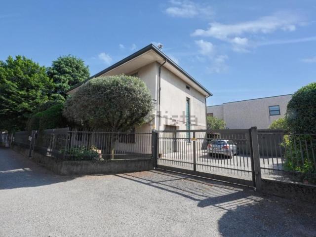 Appartamento in vendita di 100 m² in Via Comasina, 117