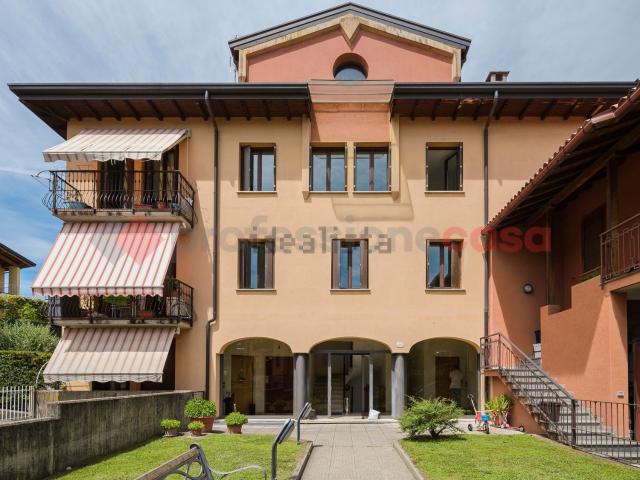 Appartamento in vendita di 100 m² in Via Como, 20