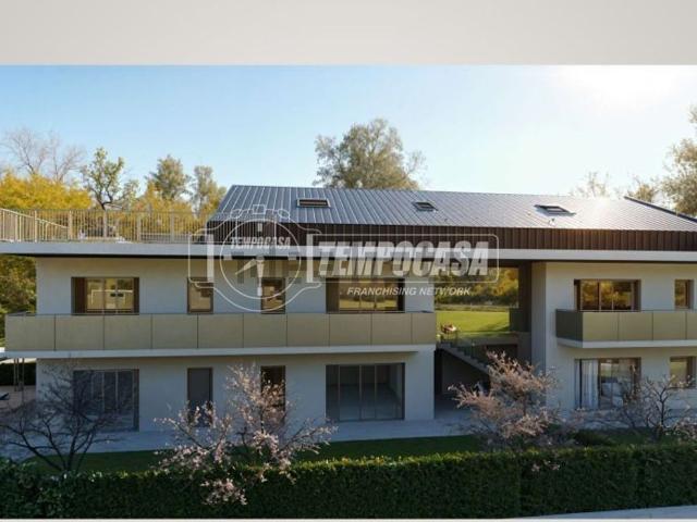 Appartamento in vendita di 100 m² in Via Comuni Gemellati, 99