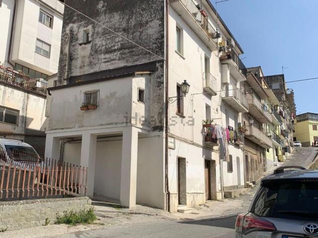 Appartamento in vendita di 100 m² in Via Conforti