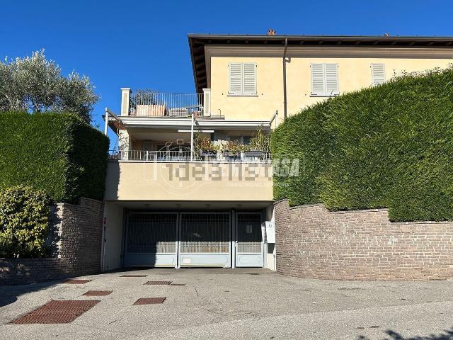 Appartamento in vendita di 100 m² in Via Corinto