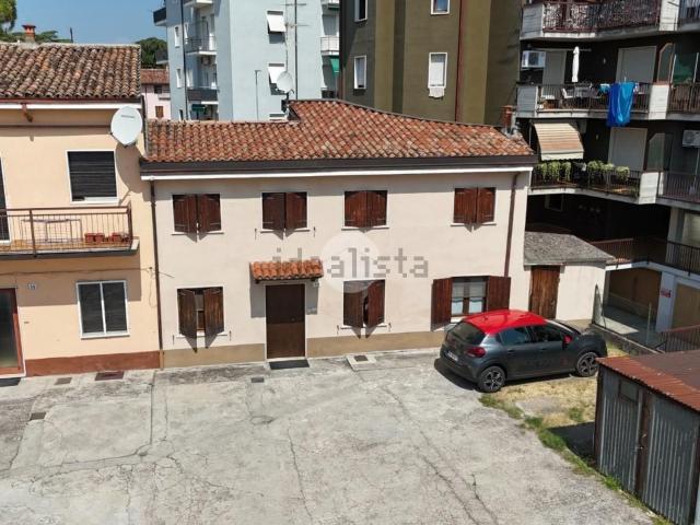 Appartamento in vendita di 100 m² in Via Caterino Davila, 14