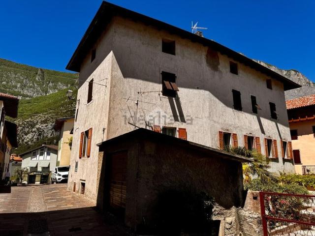 Appartamento in vendita di 100 m² in Via Cavedine, 8