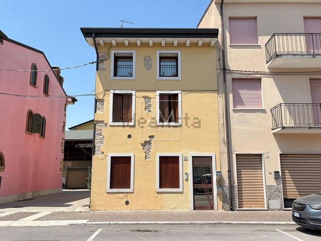 Appartamento in vendita di 100 m² in Via Cavour