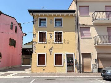 Appartamento in vendita di 100 m² in Via Cavour