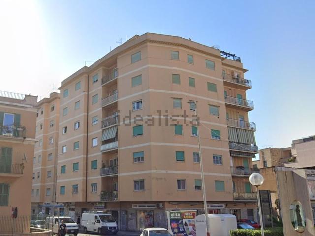 Appartamento in vendita di 100 m² in Via Cavour, 81